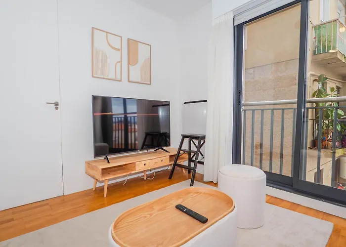 Ybh Pracer, 27 * ויגו