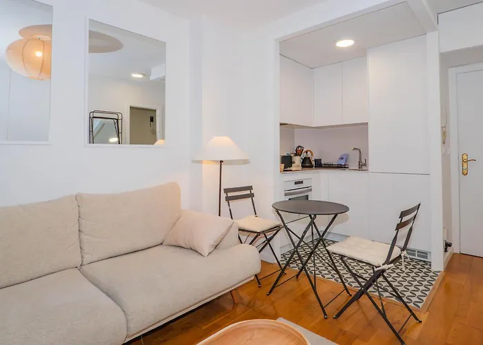 Ybh Pracer, 27 ויגו